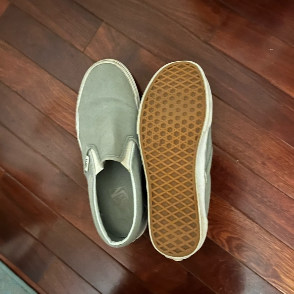 Vans - Picture 2 of 2